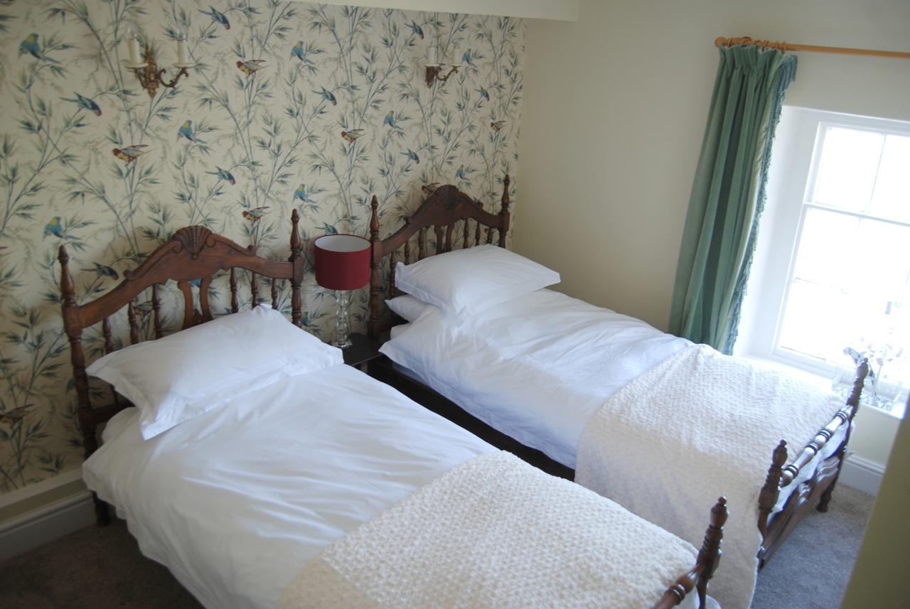 The Fforest Inn Llanfihangel-nant-Melan 外观 照片