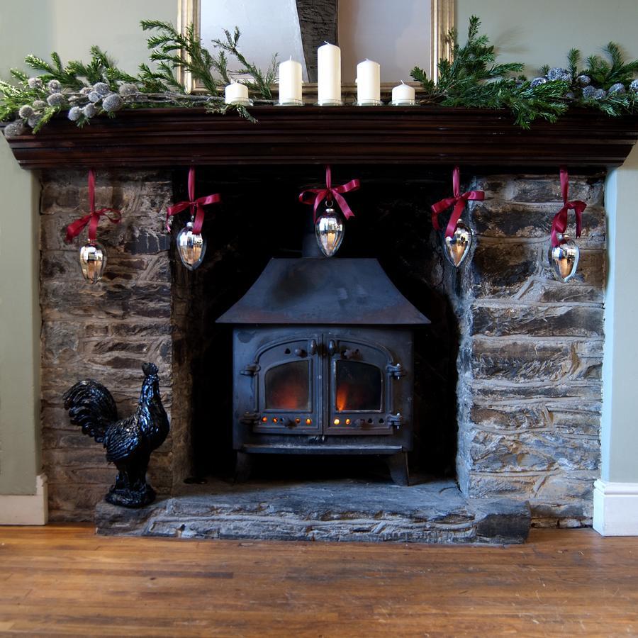 The Fforest Inn Llanfihangel-nant-Melan 外观 照片